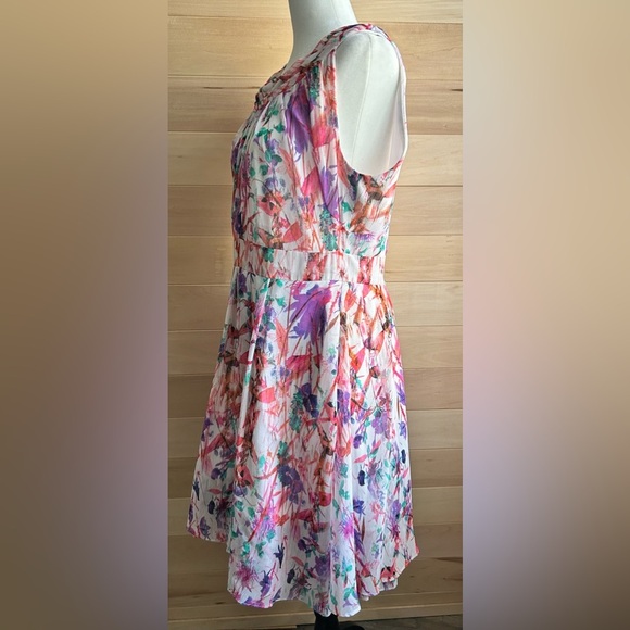 Ricki’s size, small sleeveless floral, dress with back zipper and 2 top buttons - Picture 4 of 12